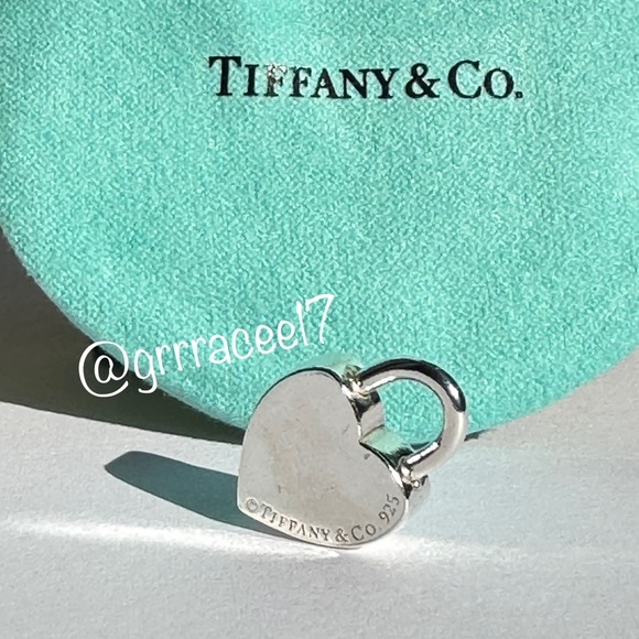 AUTH RARE vintage Tiffany & Co. “BE MINE” heart padlock charm/pendant💙 - Picture 7 of 16